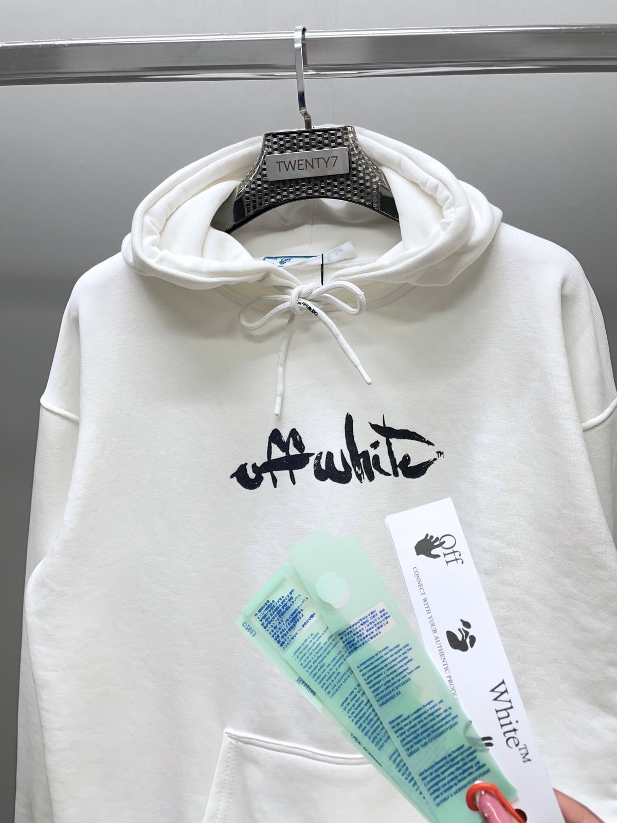 OFF WHITE