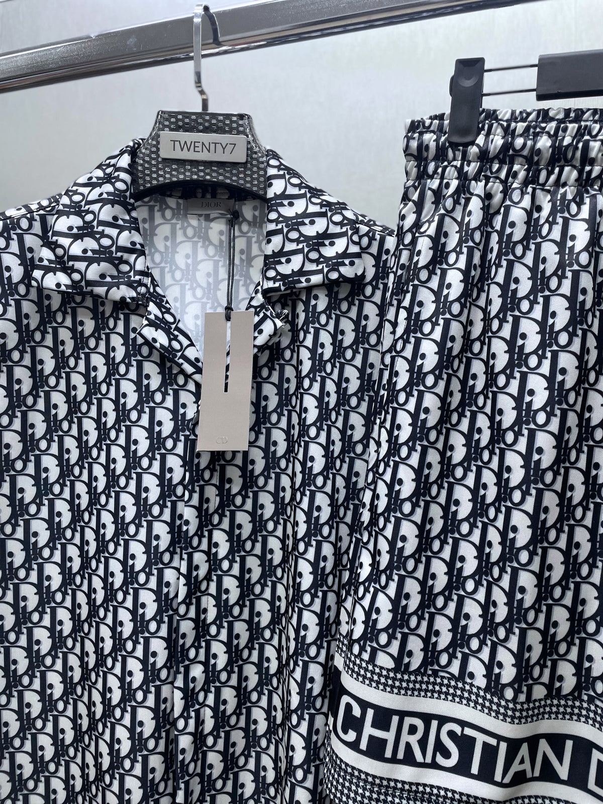 DIOR