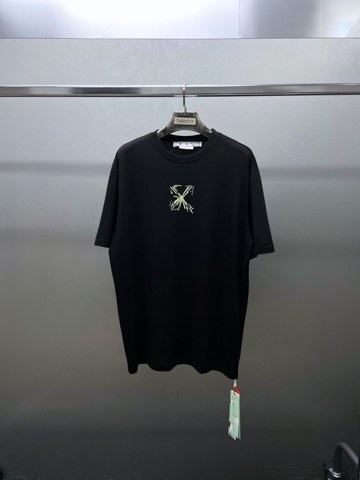OFF WHITE