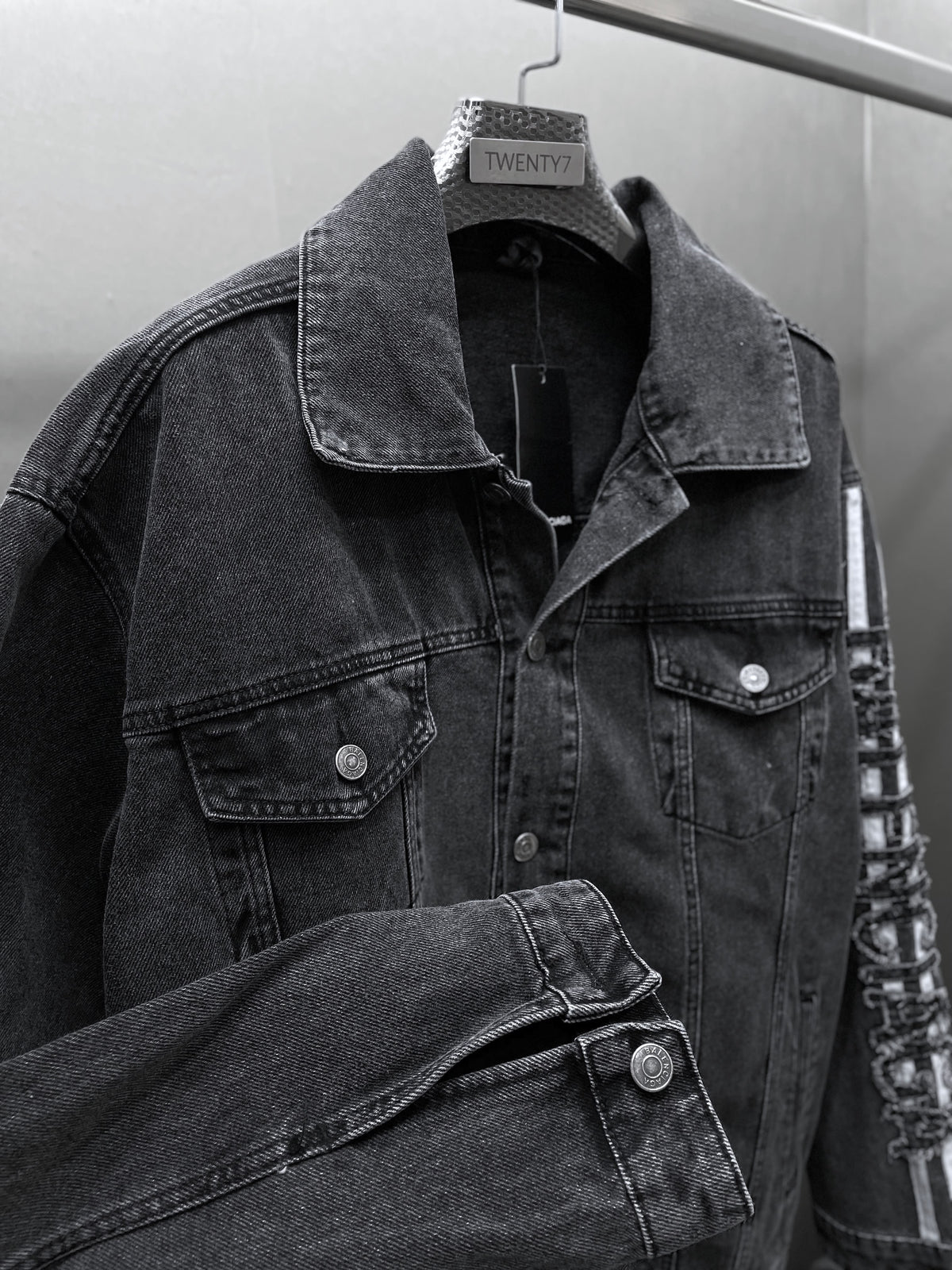 BALENCIAGA