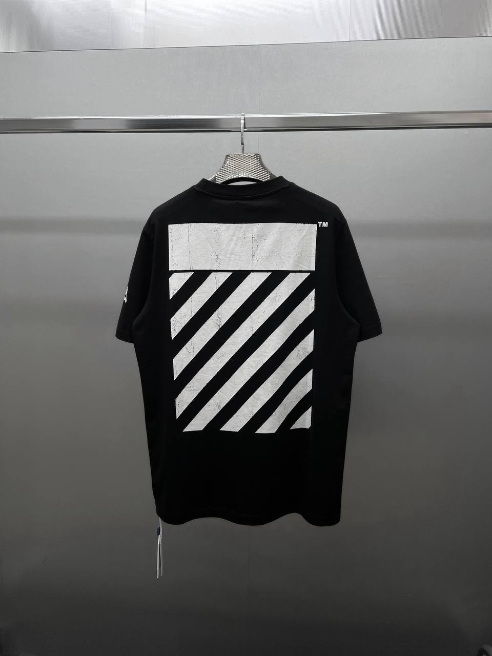 OFF WHITE