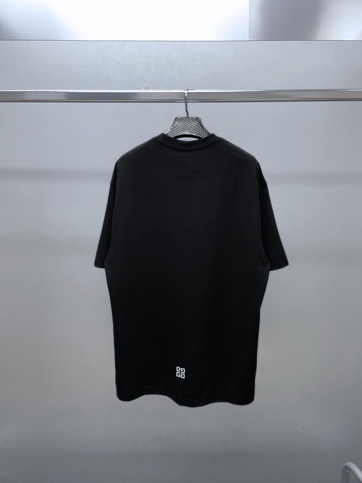 GIVENCHY