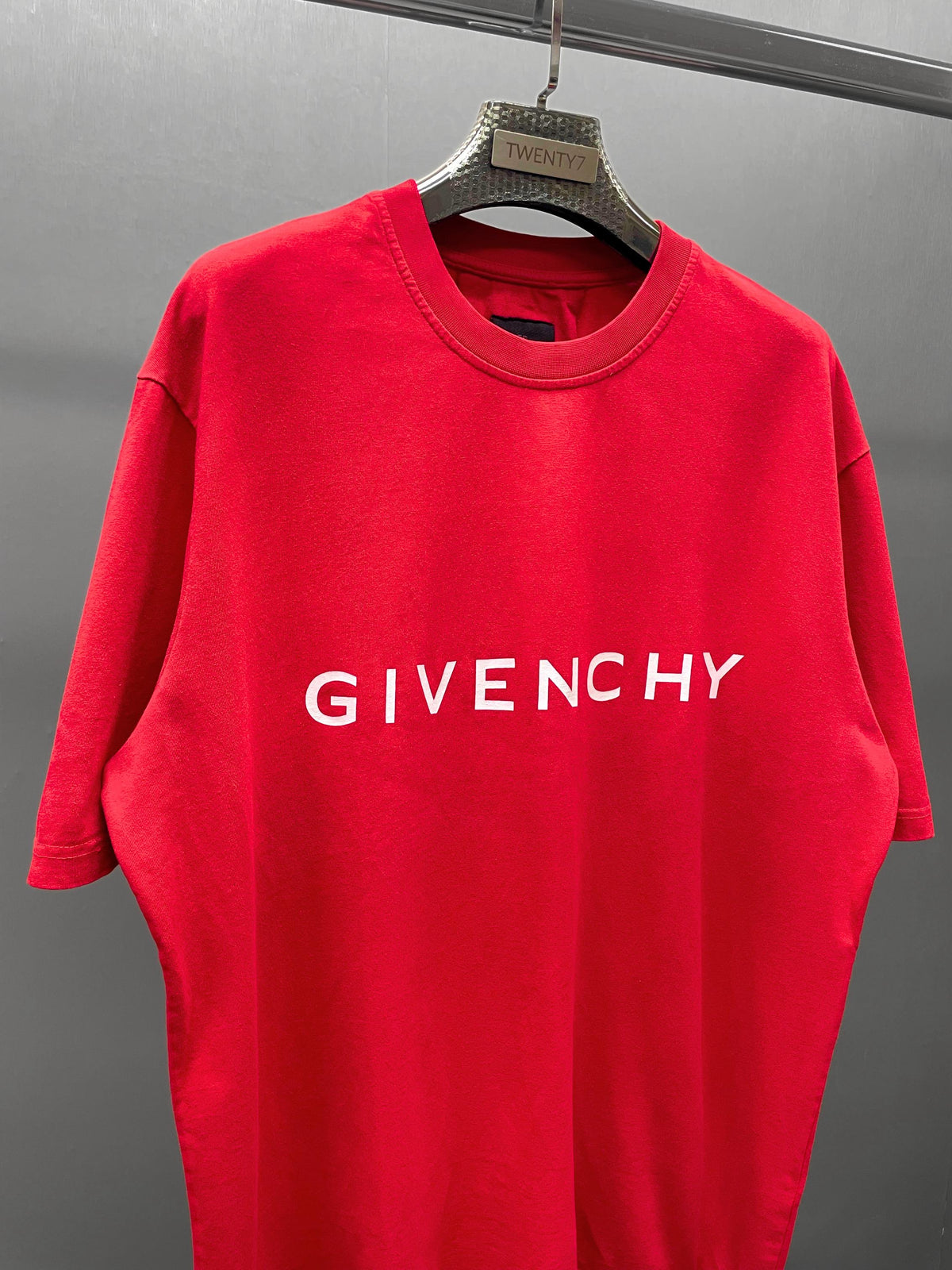 GIVENCHY