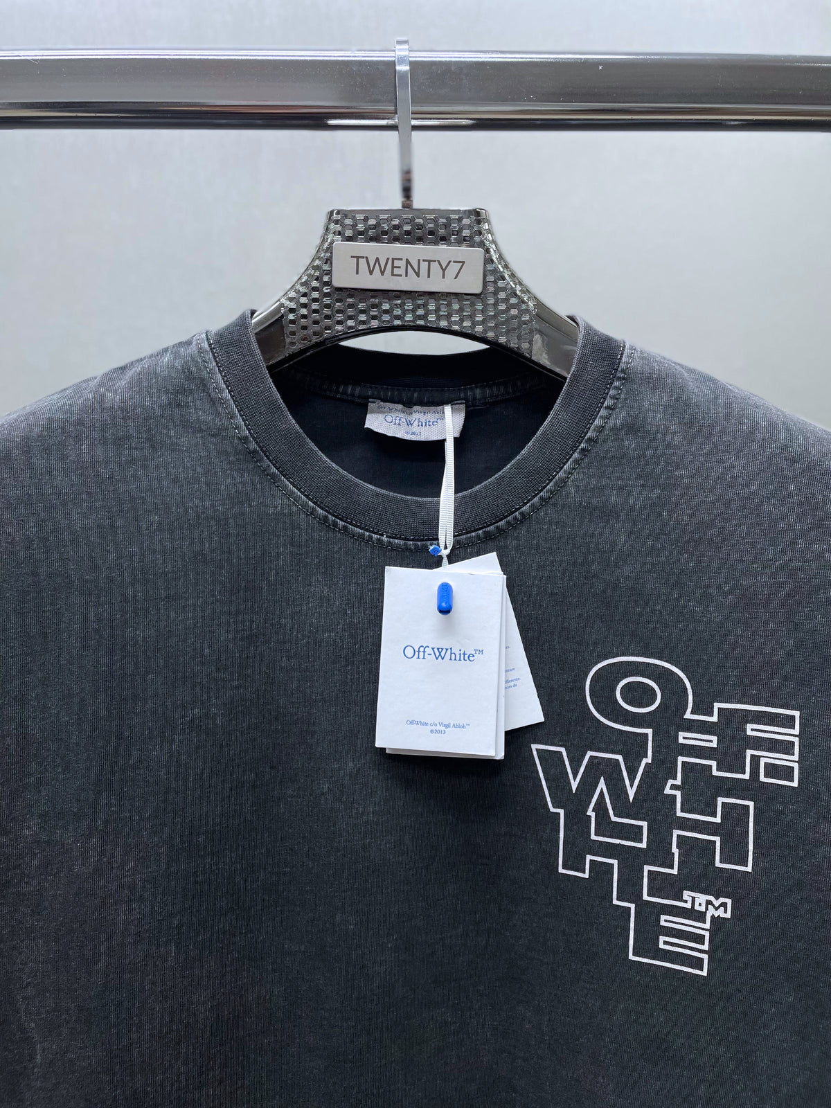 OFF WHITE