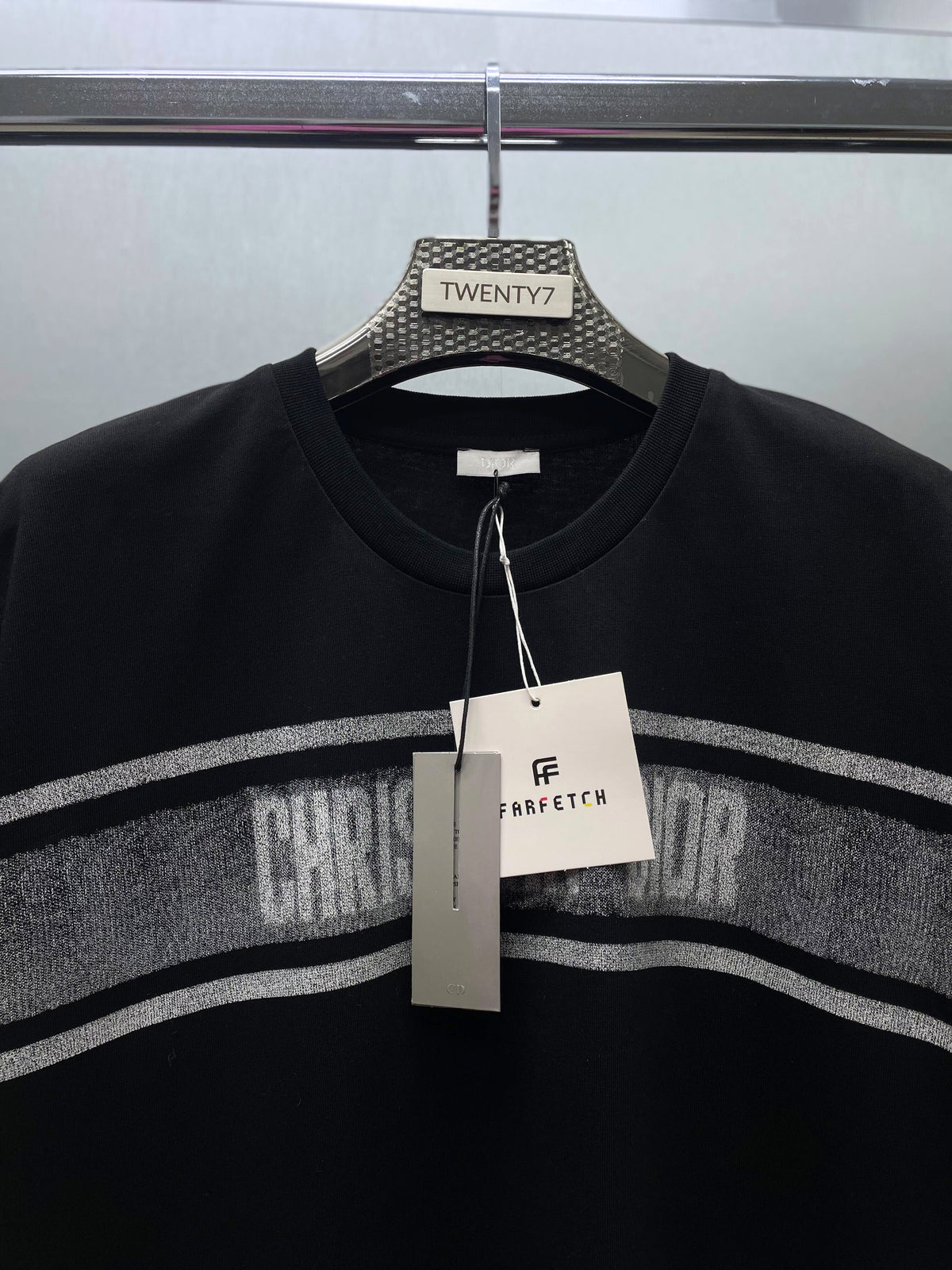 DIOR