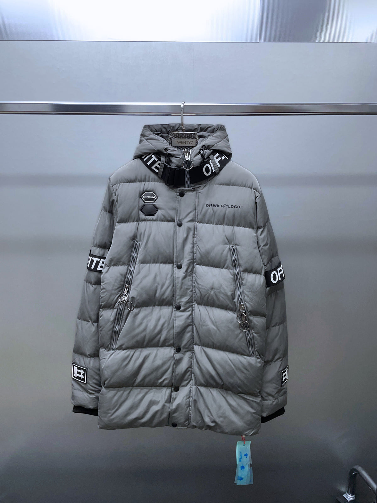 OFF WHITE