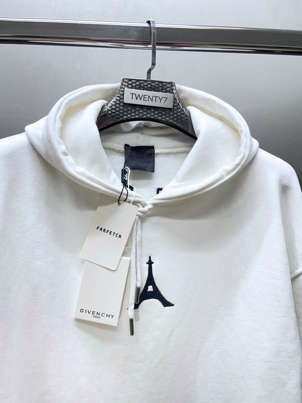 GIVENCHY