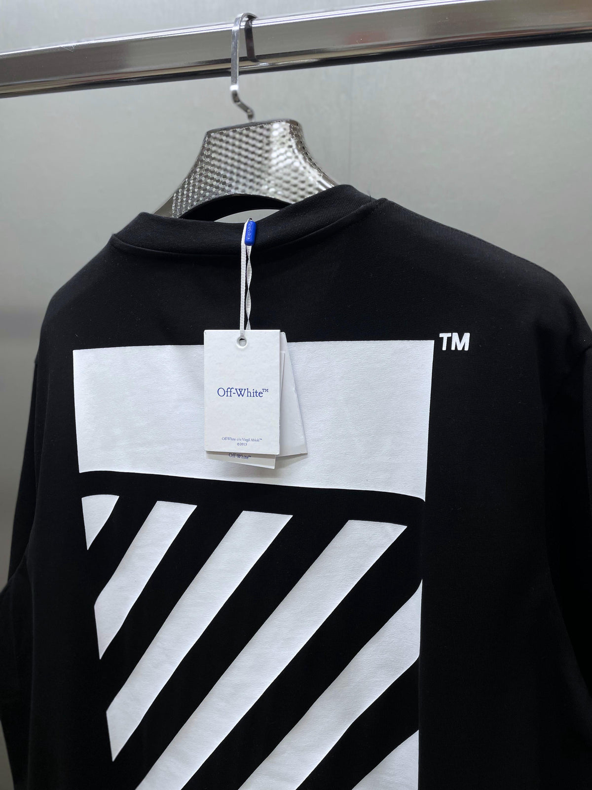 OFF WHITE