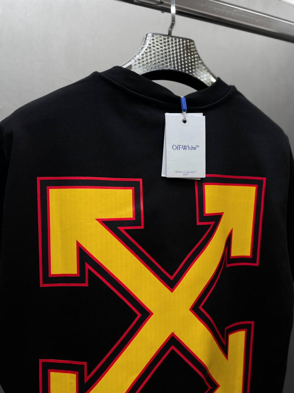 OFF WHITE