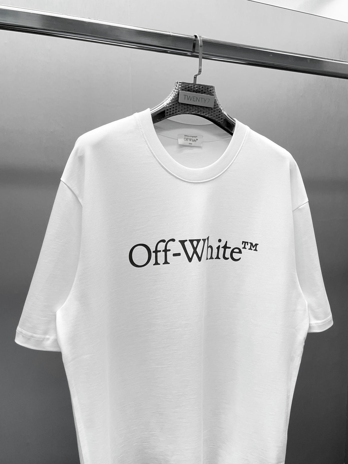 OFF WHITE
