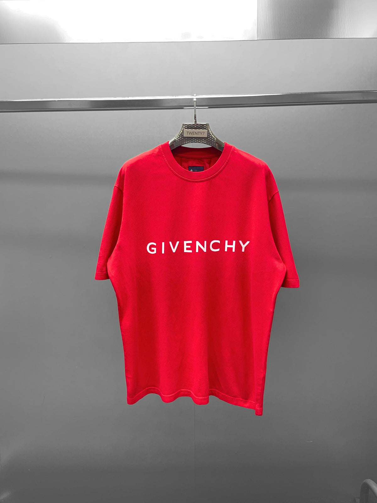 GIVENCHY