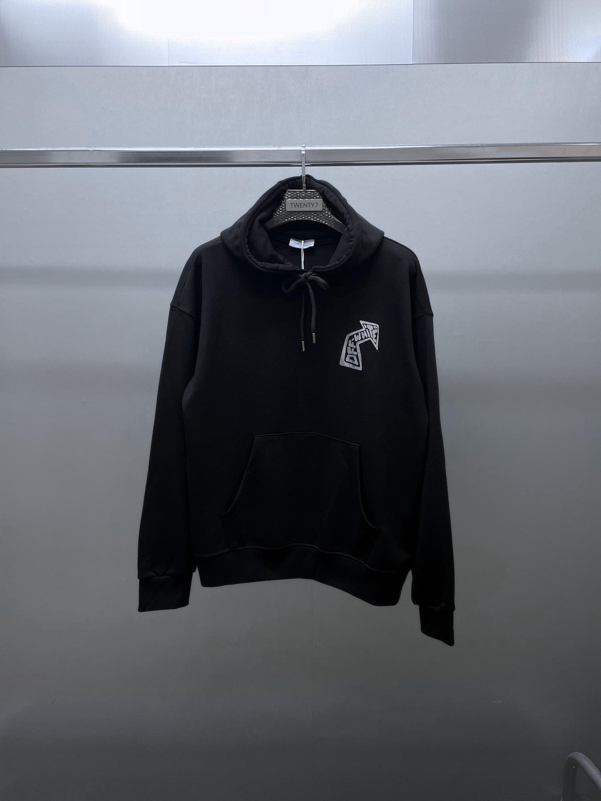 OFF WHITE