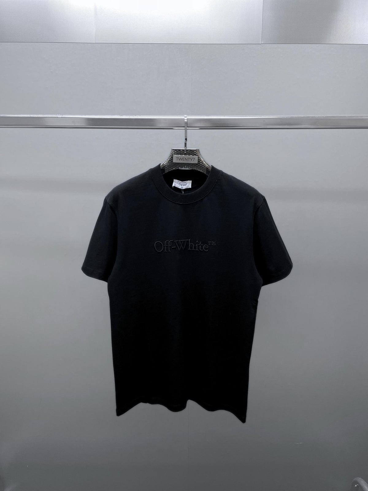 OFF WHITE