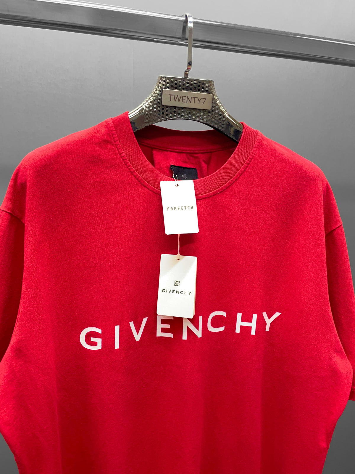 GIVENCHY