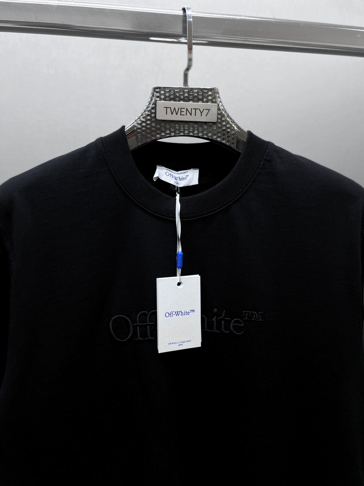 OFF WHITE