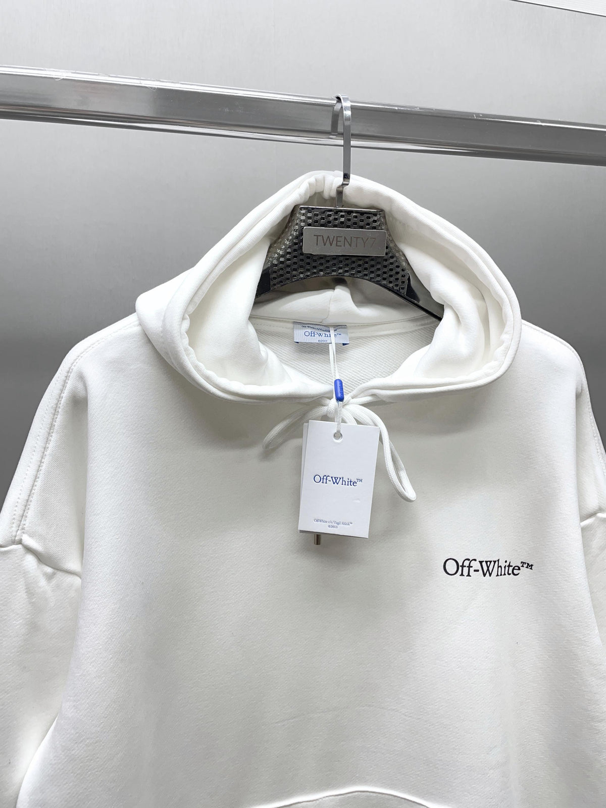 OFF WHITE
