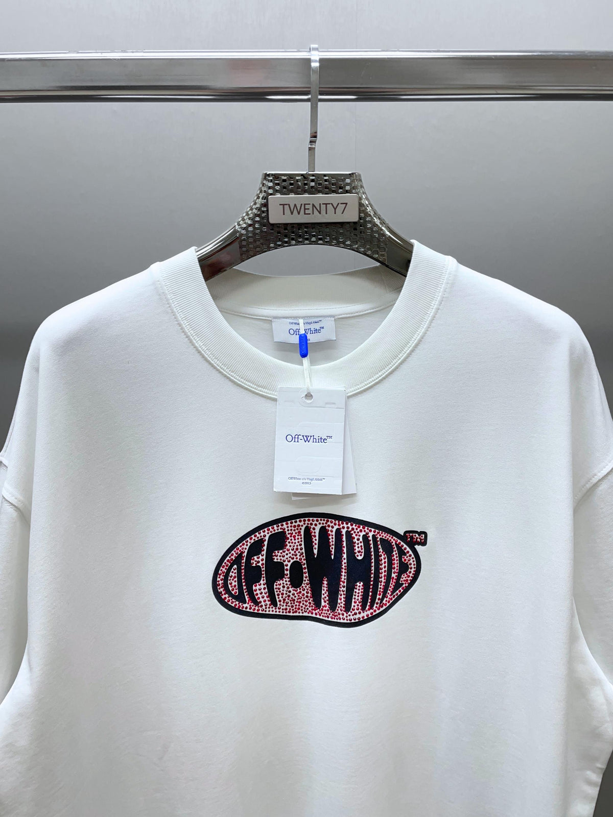 OFF WHITE