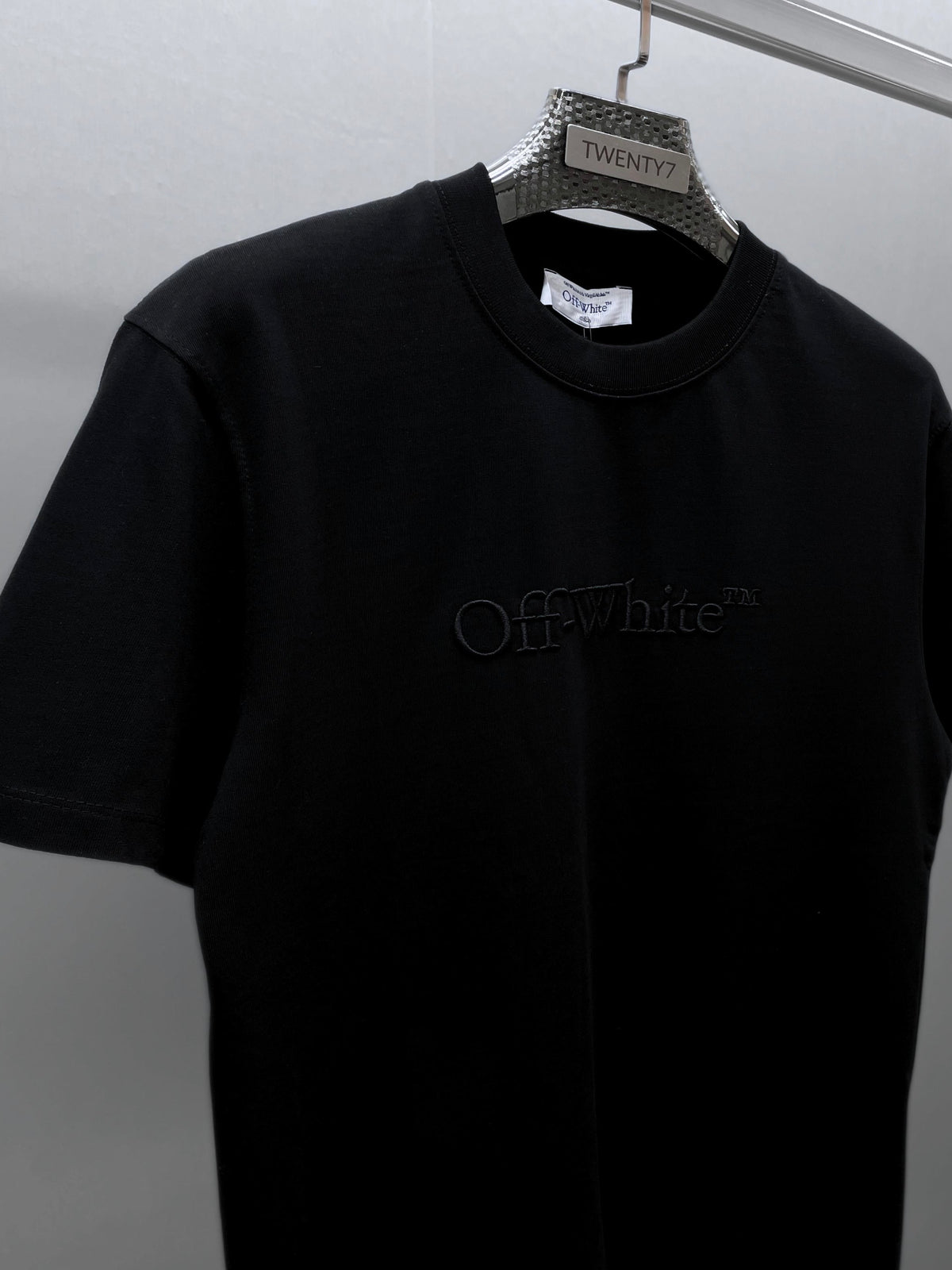 OFF WHITE