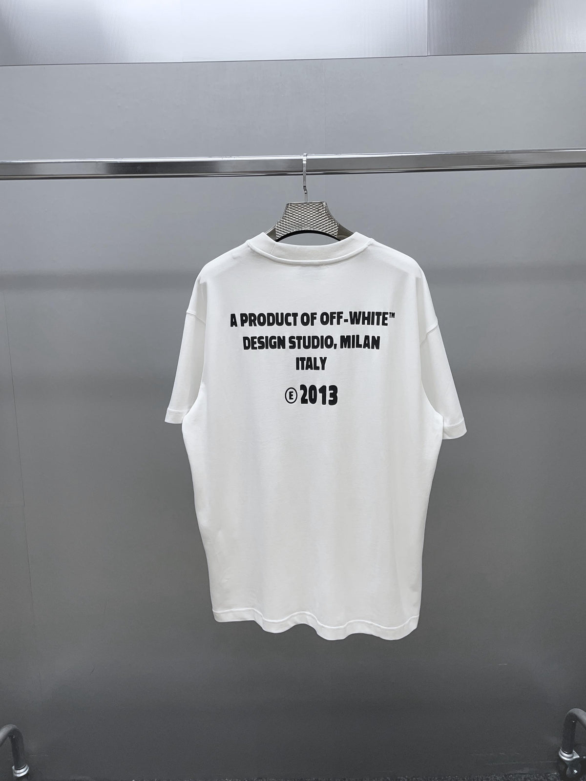 OFF WHITE