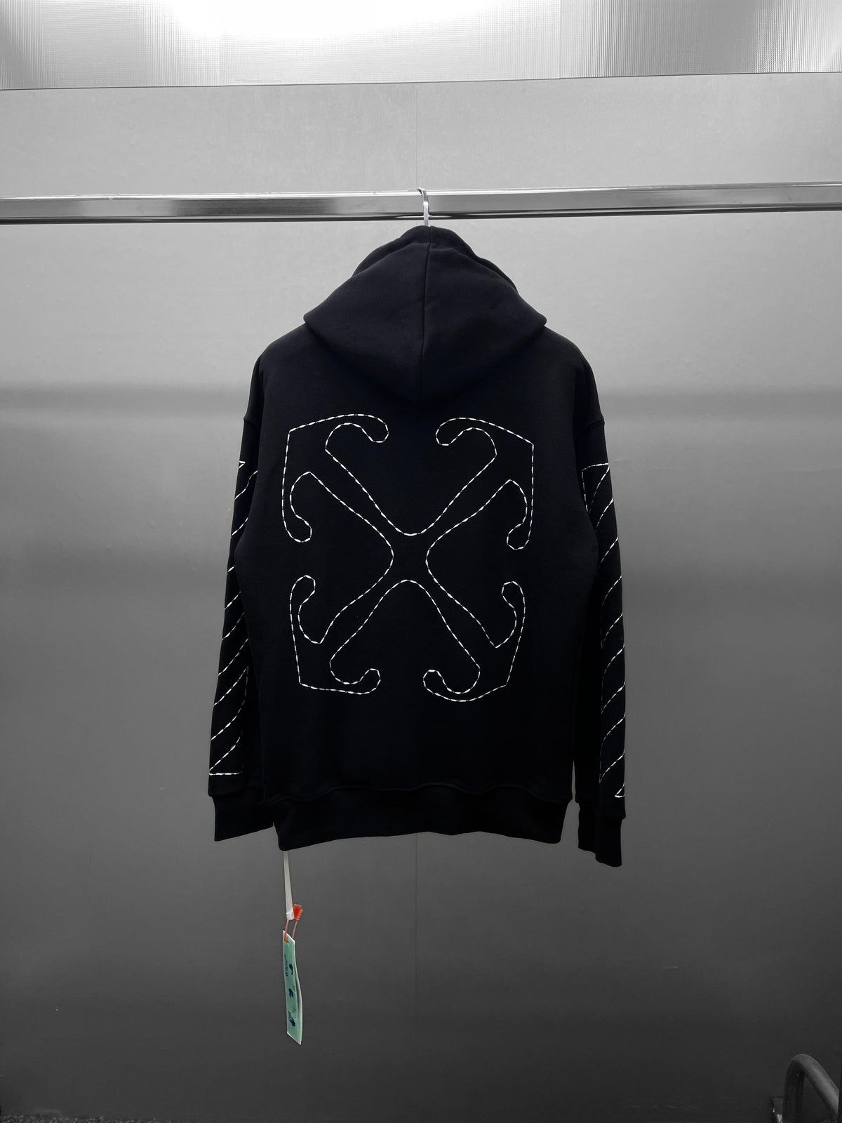 OFF WHITE
