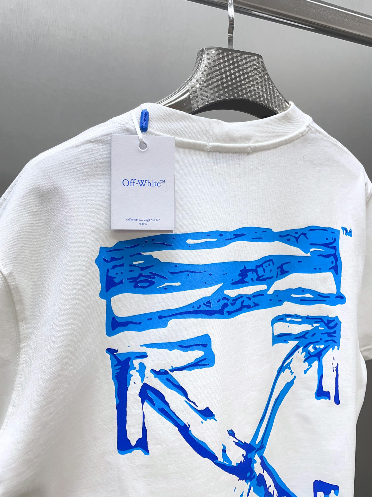 OFF WHITE