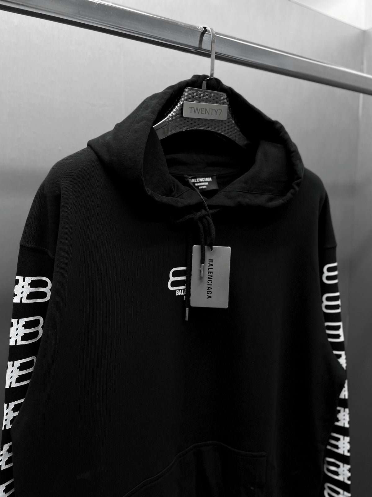BALENCIAGA