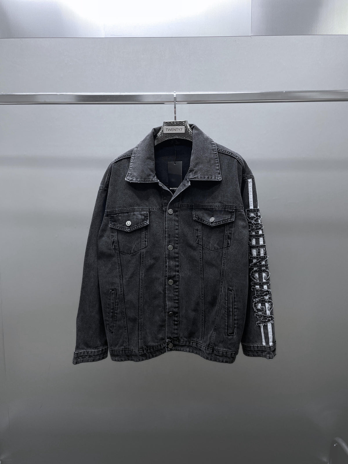 BALENCIAGA