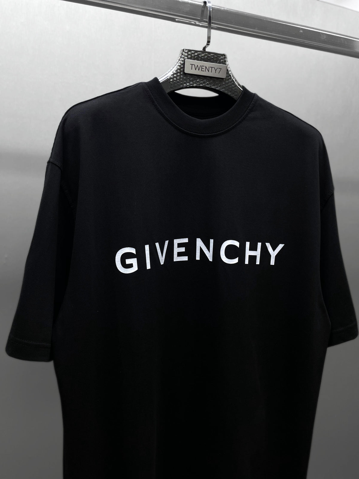 GIVENCHY