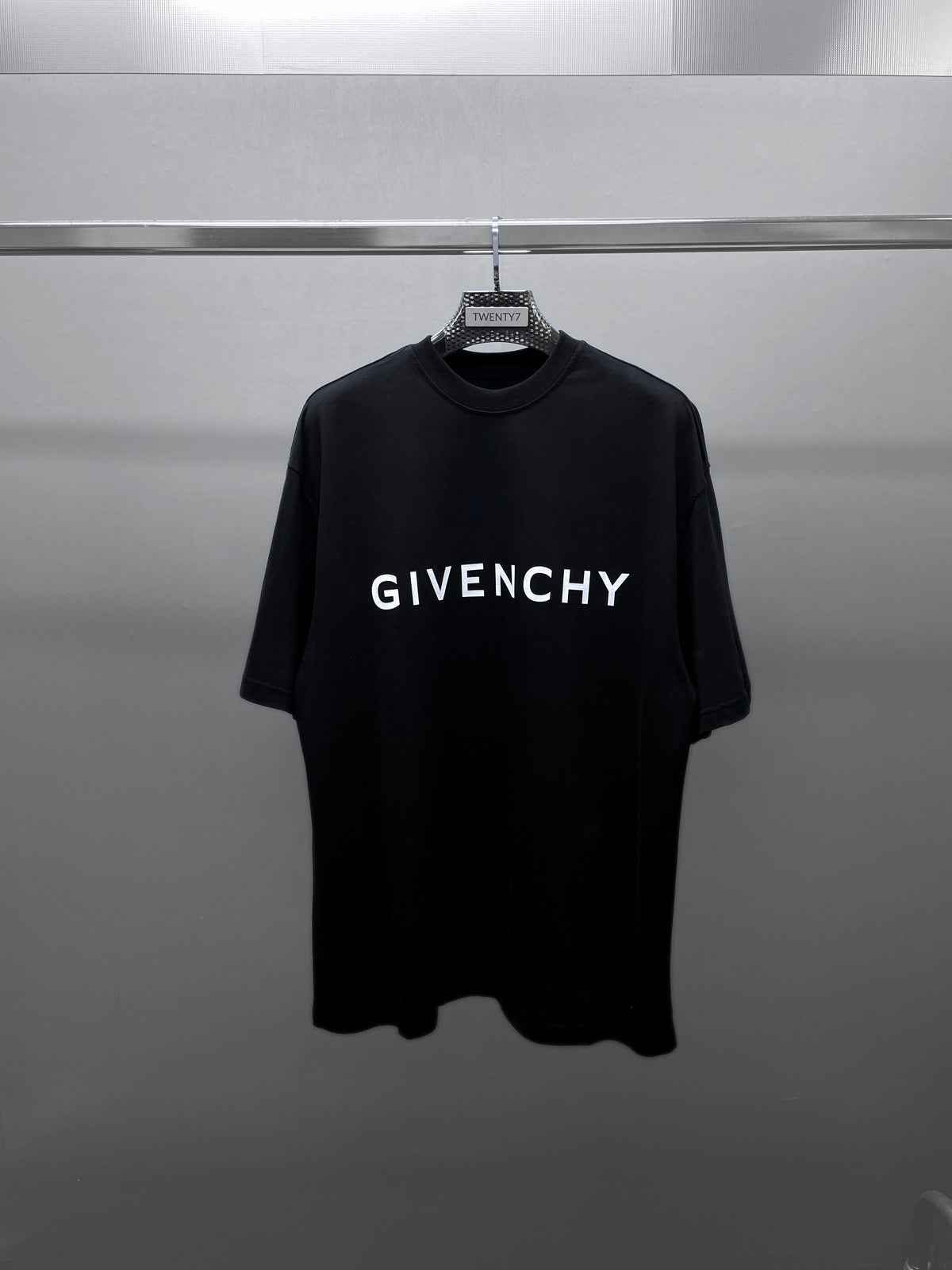GIVENCHY
