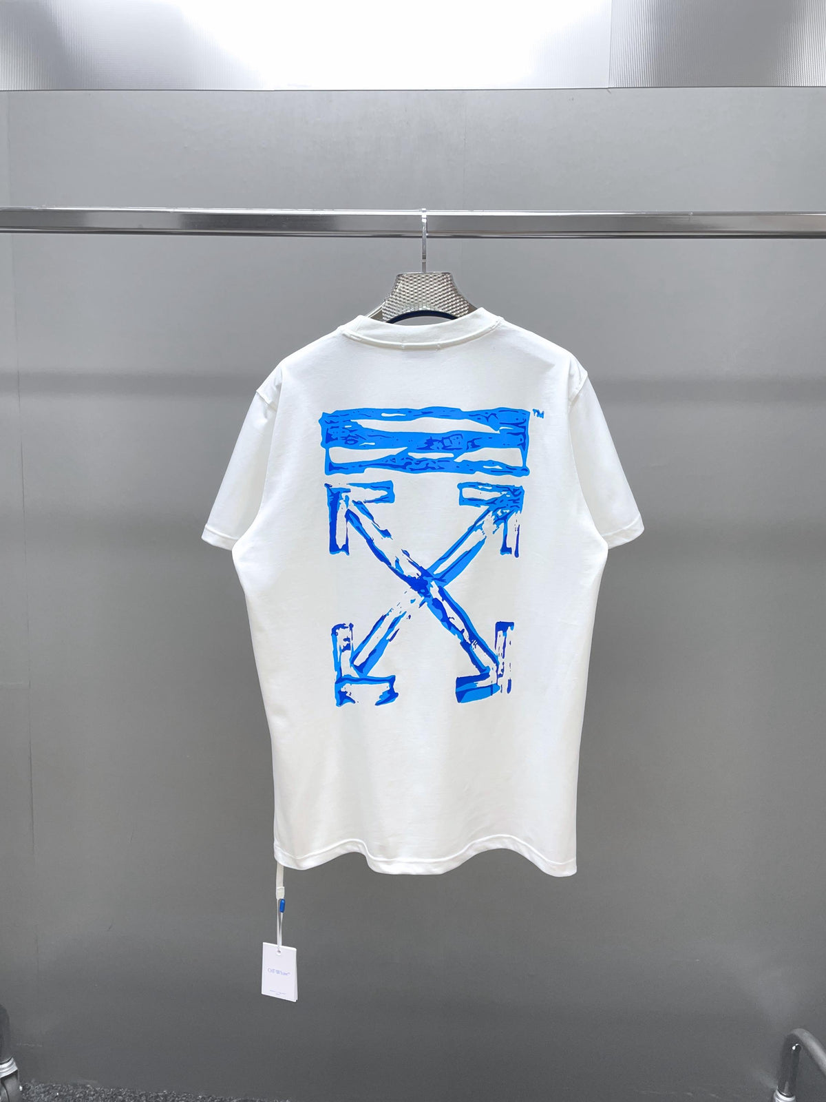 OFF WHITE