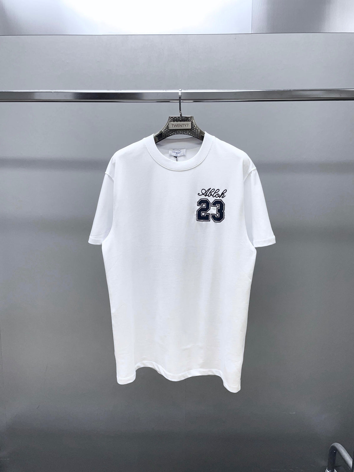 OFF WHITE