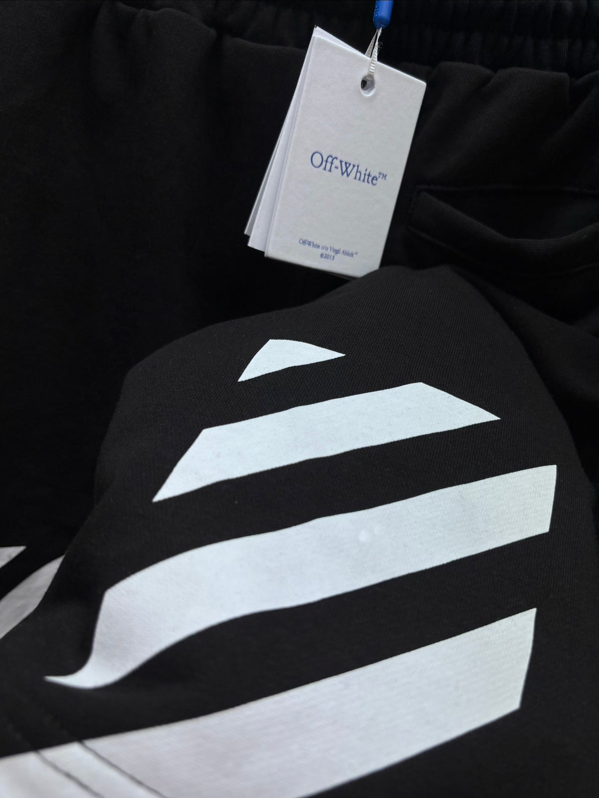 OFF WHITE