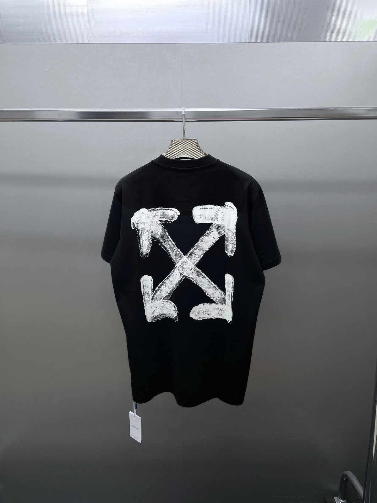 OFF WHITE