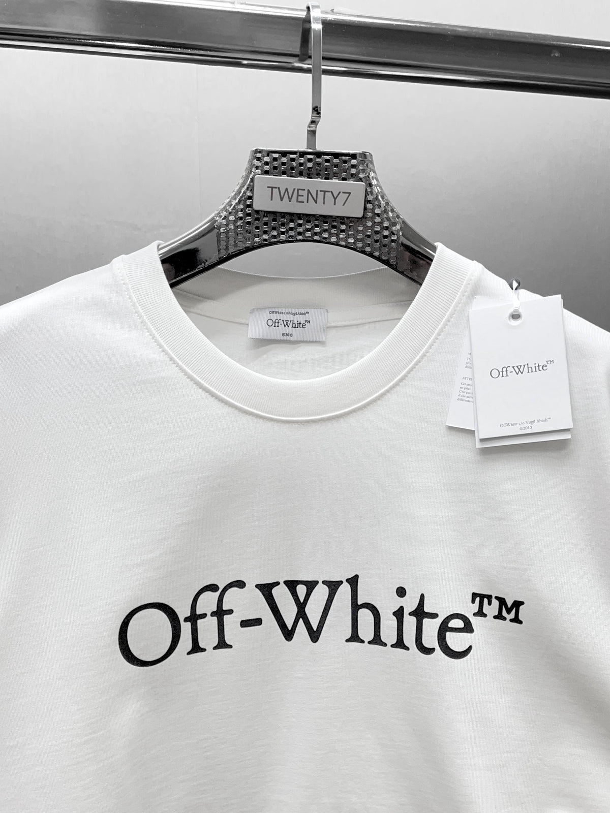 OFF WHITE