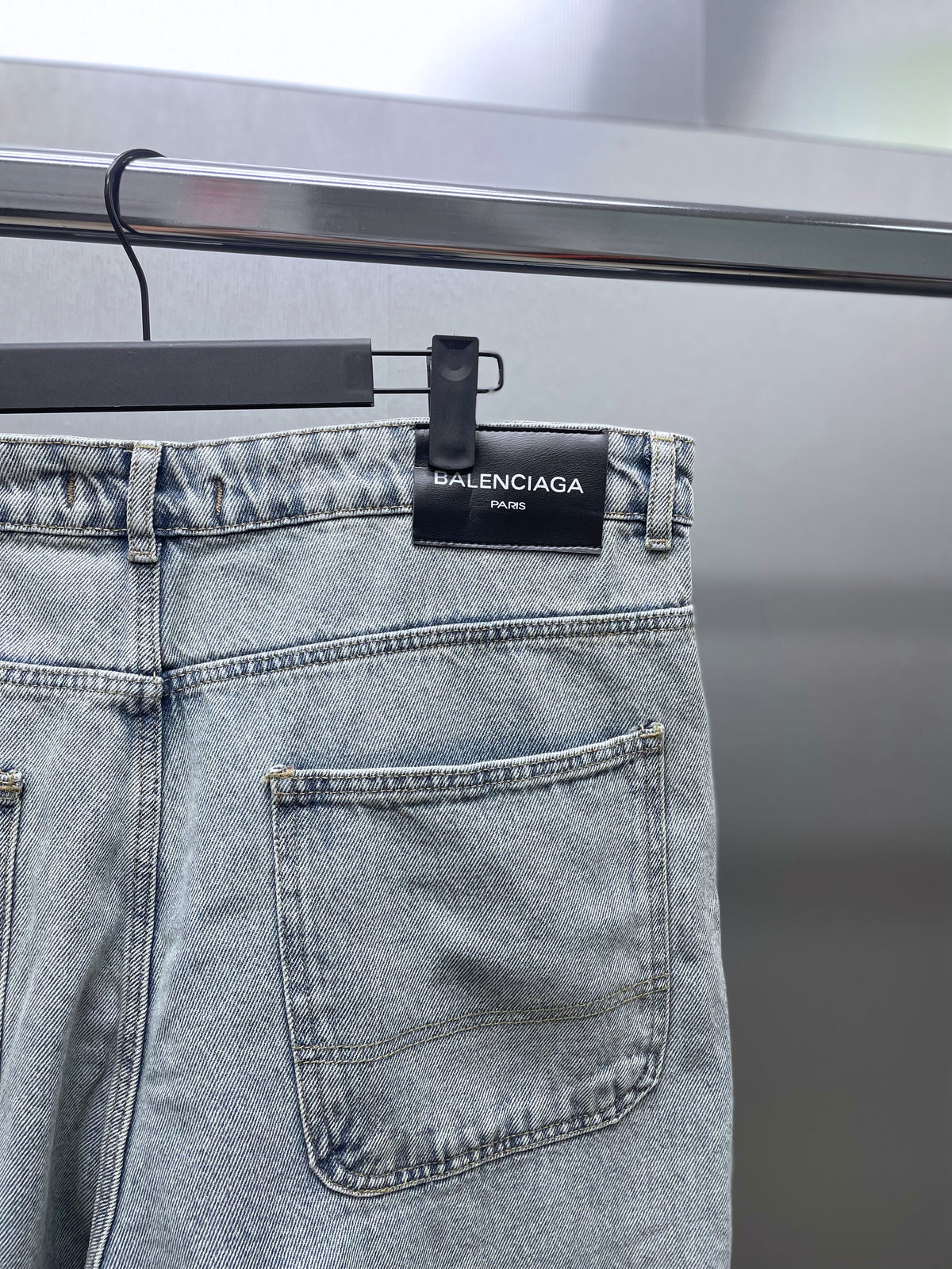 BALENCIAGA