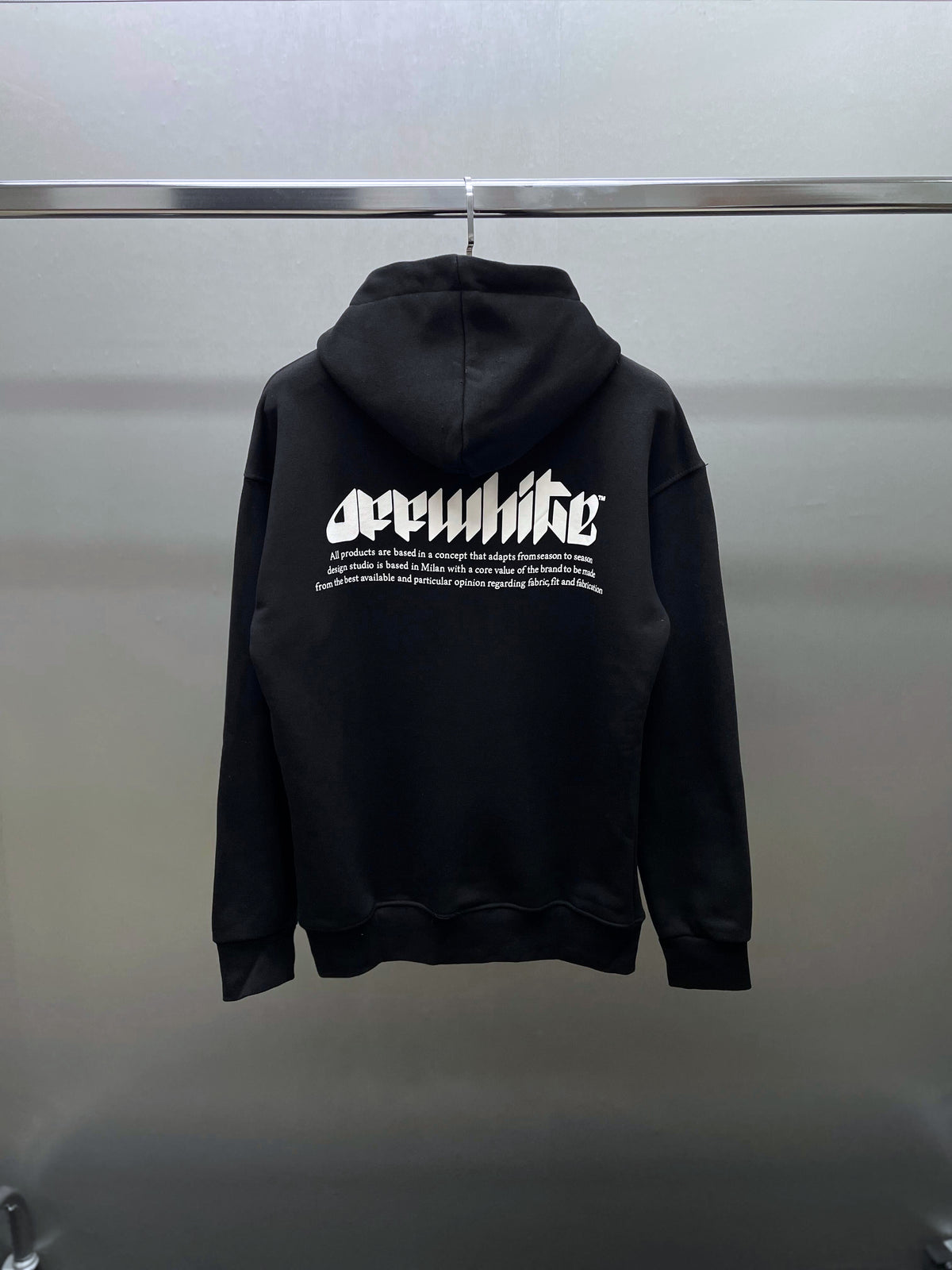OFF WHITE