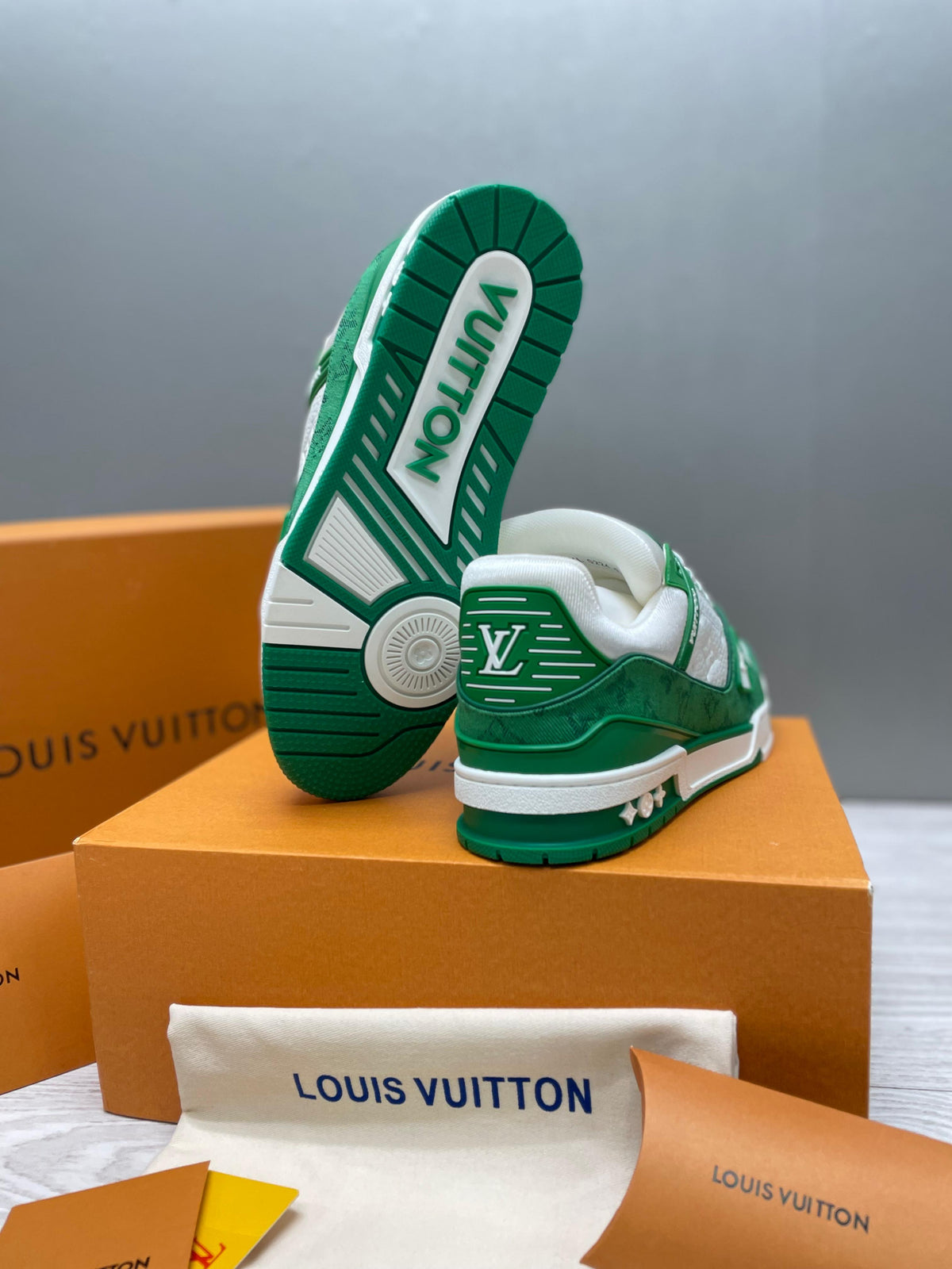LOUIS VUITTON