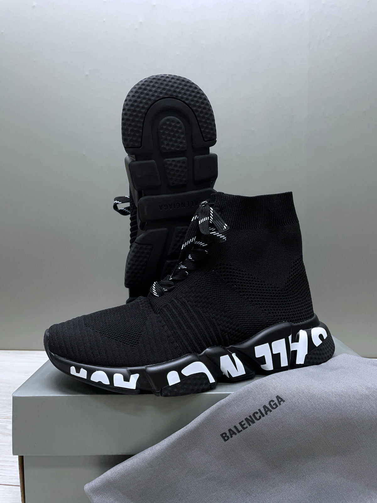 BALENCIAGA