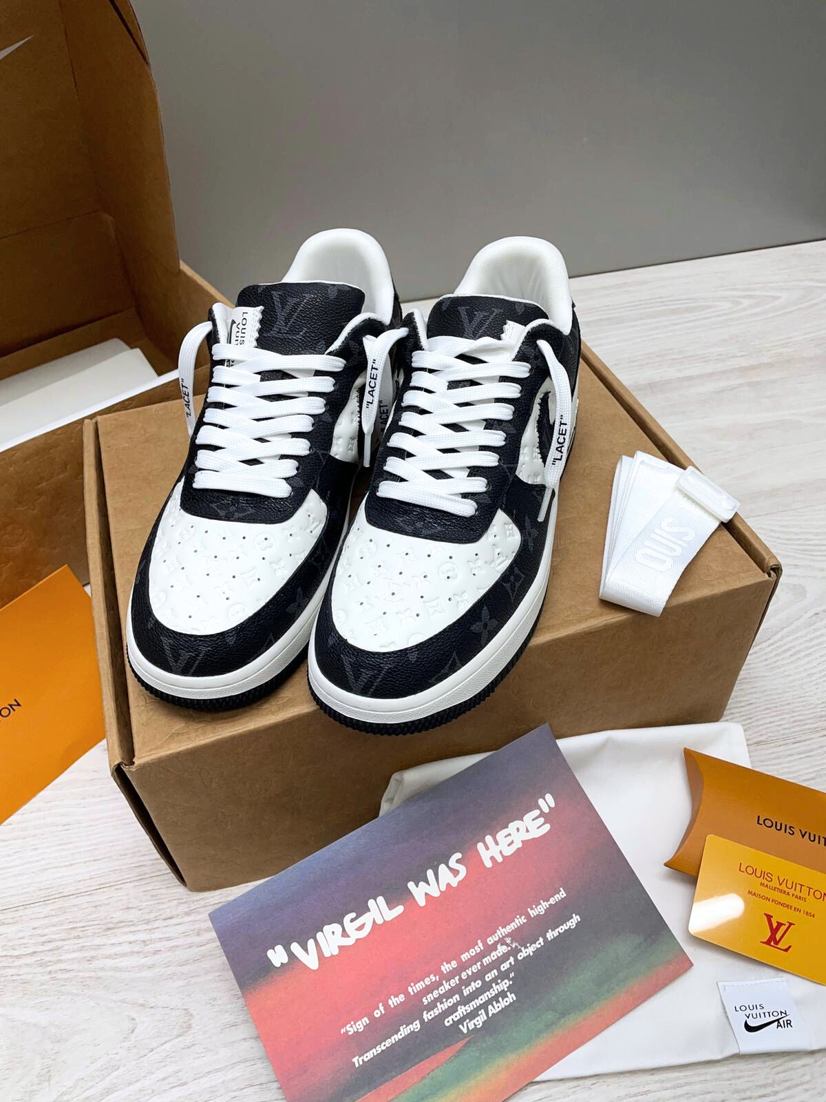 LOUIS VUITTON