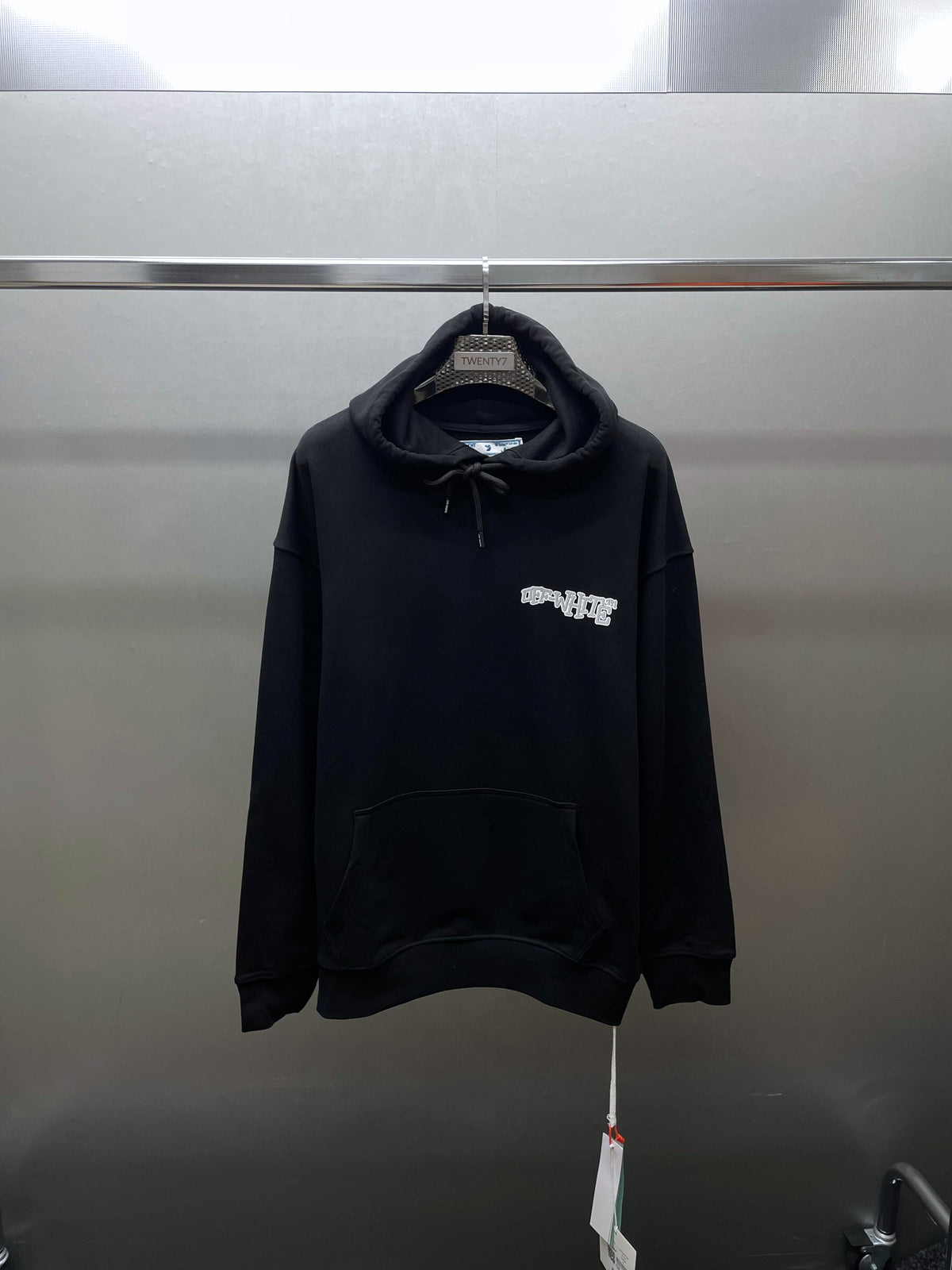 OFF WHITE