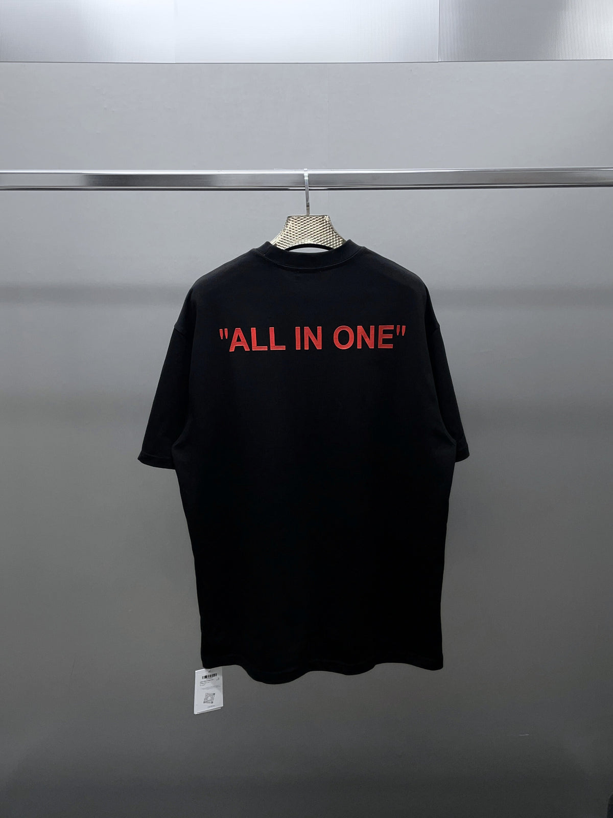 OFF WHITE