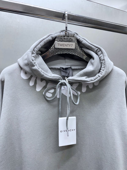 GIVENCHY