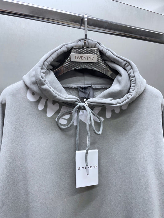 GIVENCHY