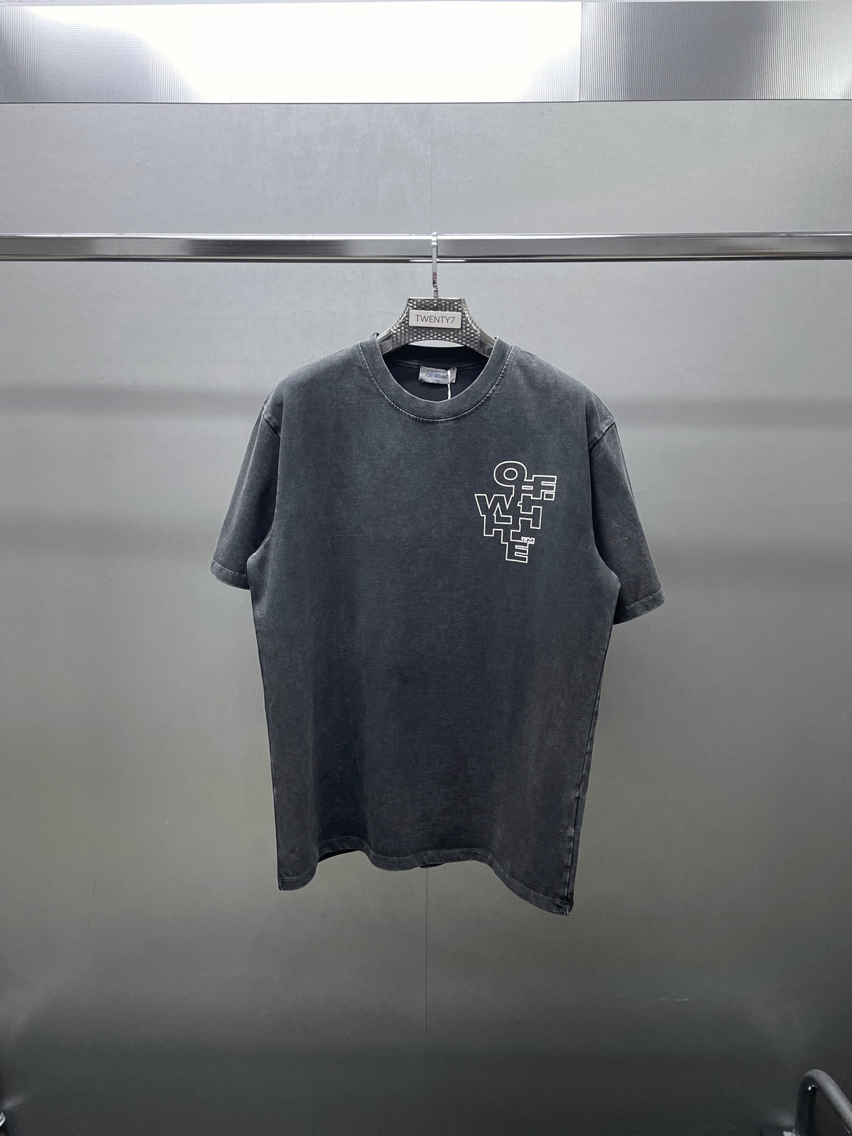OFF WHITE