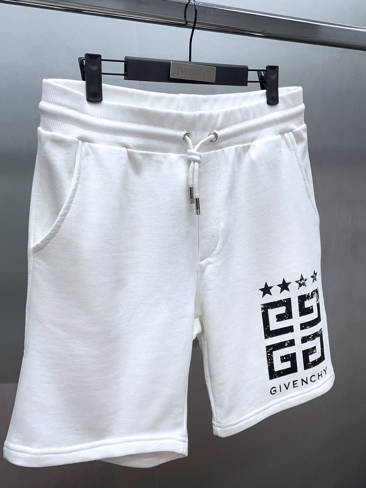 GIVENCHY