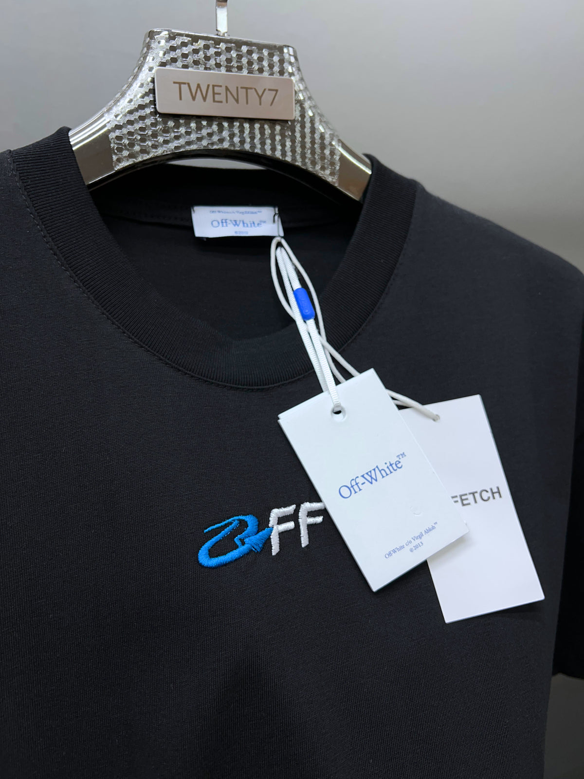 OFF WHITE
