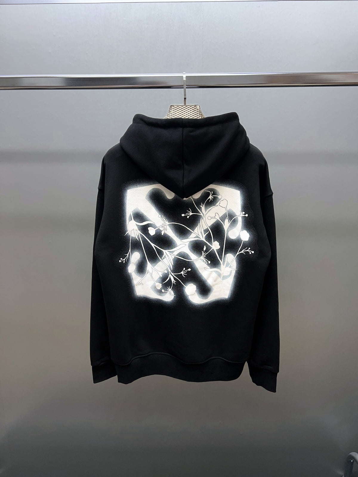 OFF WHITE