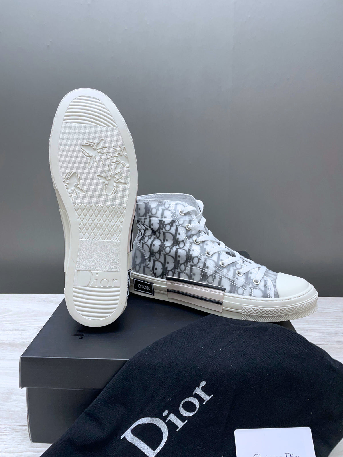 DIOR