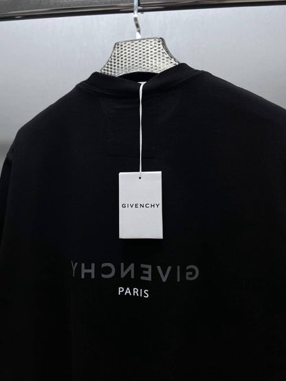 GIVENCHY