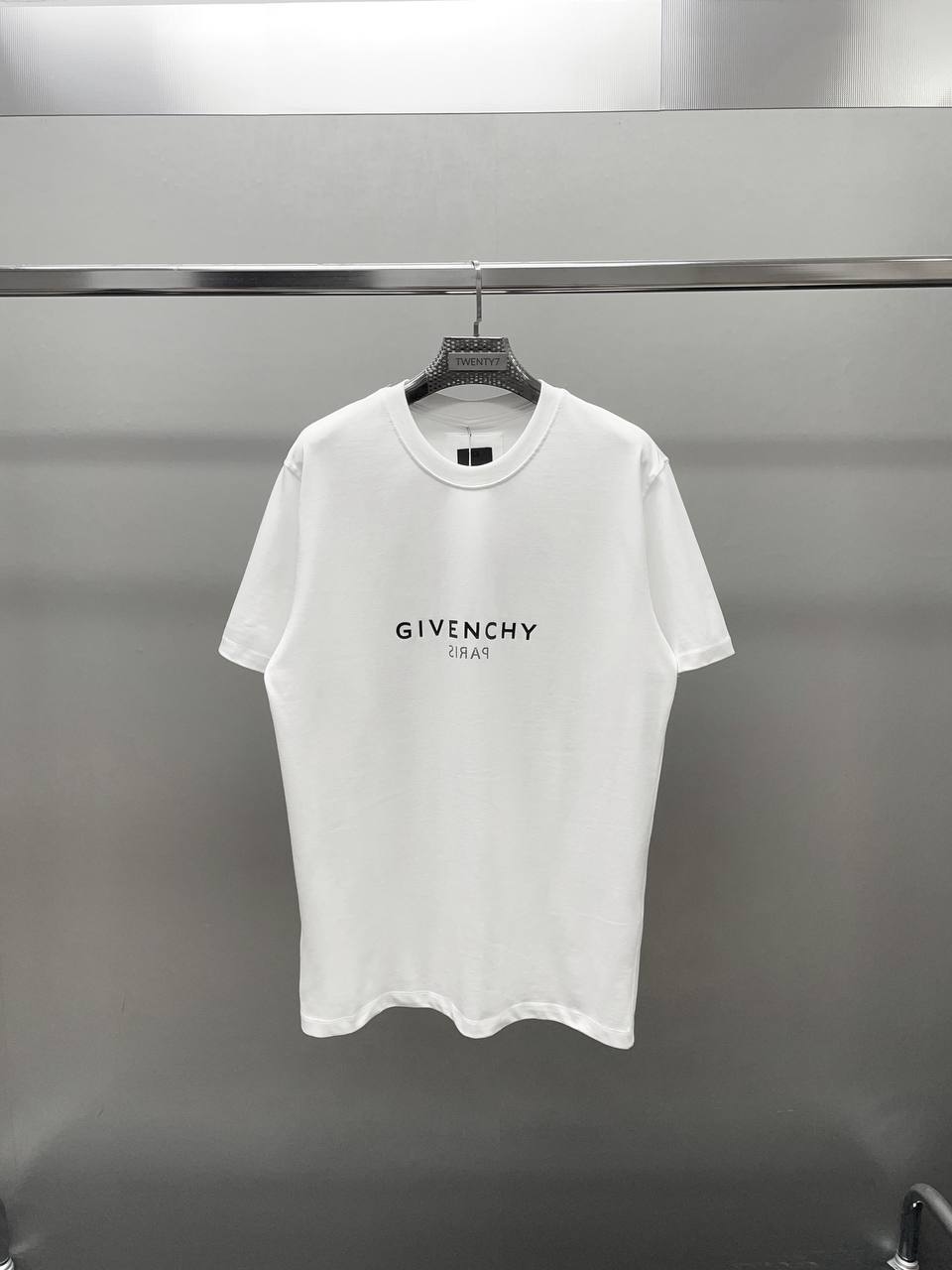 GIVENCHY